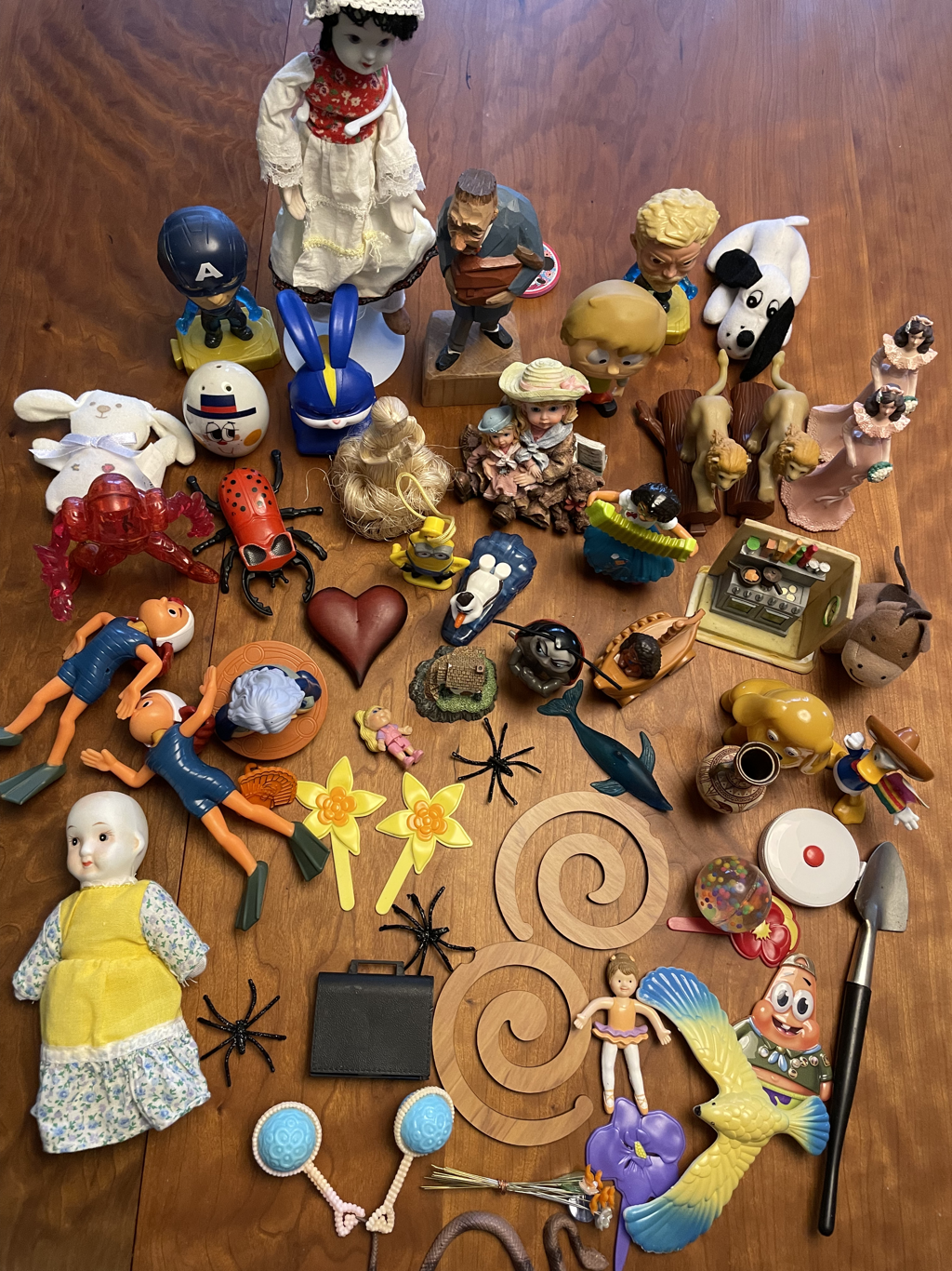Common Toys to Include In Your Sand Tray Therapy Kit